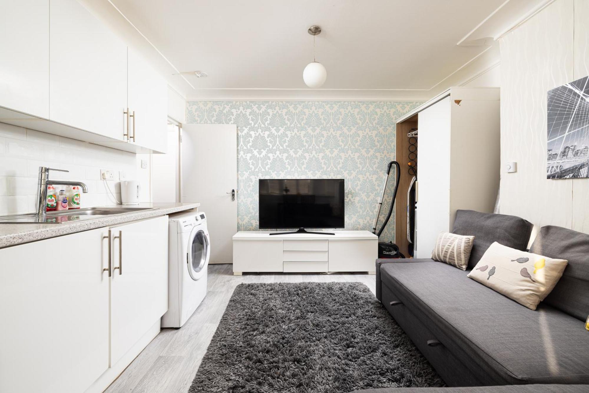 One Bedroom Apartment Opposite Brent Cross Station Лондон Экстерьер фото